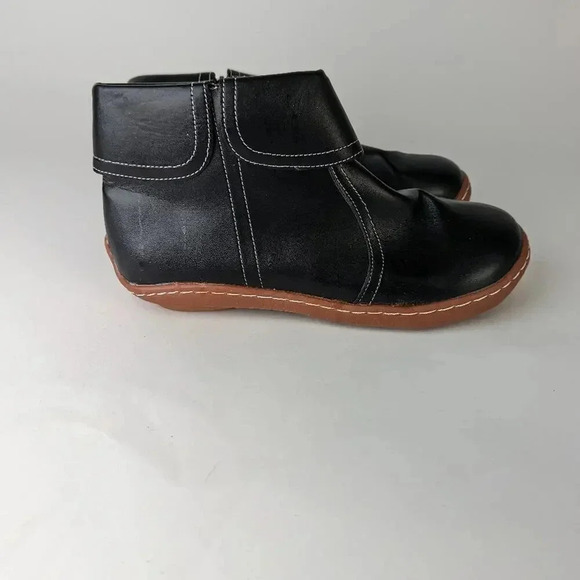 NWOT Stitch Side Ankle Boots 9 - Picture 1 of 7